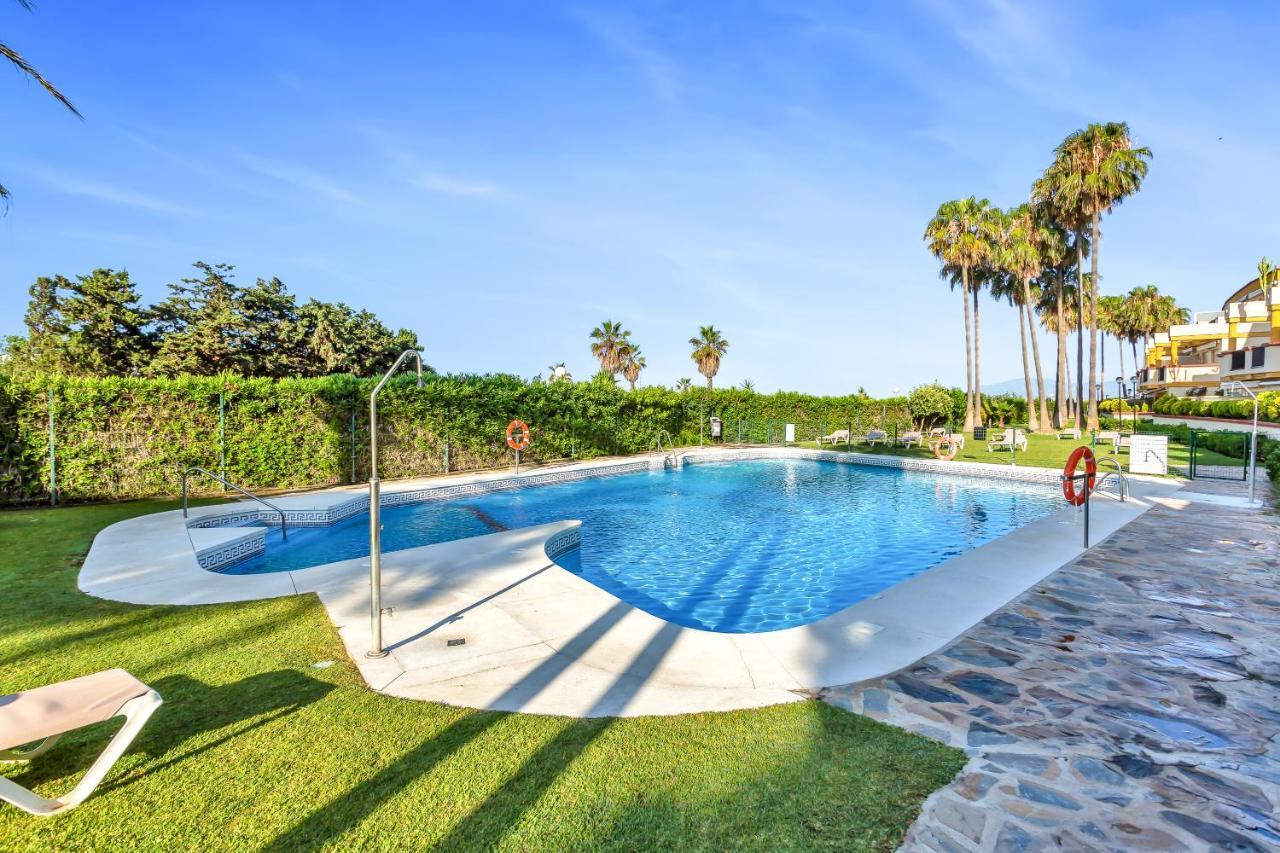 Super2Beachfront Marbella Luaran gambar
